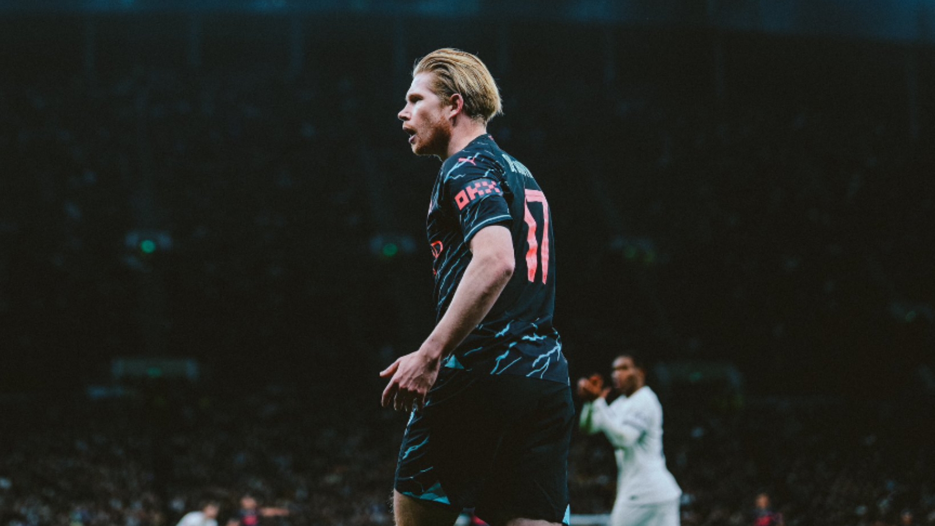 德布劳内重返赛场，比赛局势复杂首场状态出色，塞尔维亚队观众沸腾！上演精彩一战的简单介绍-开云体育下载