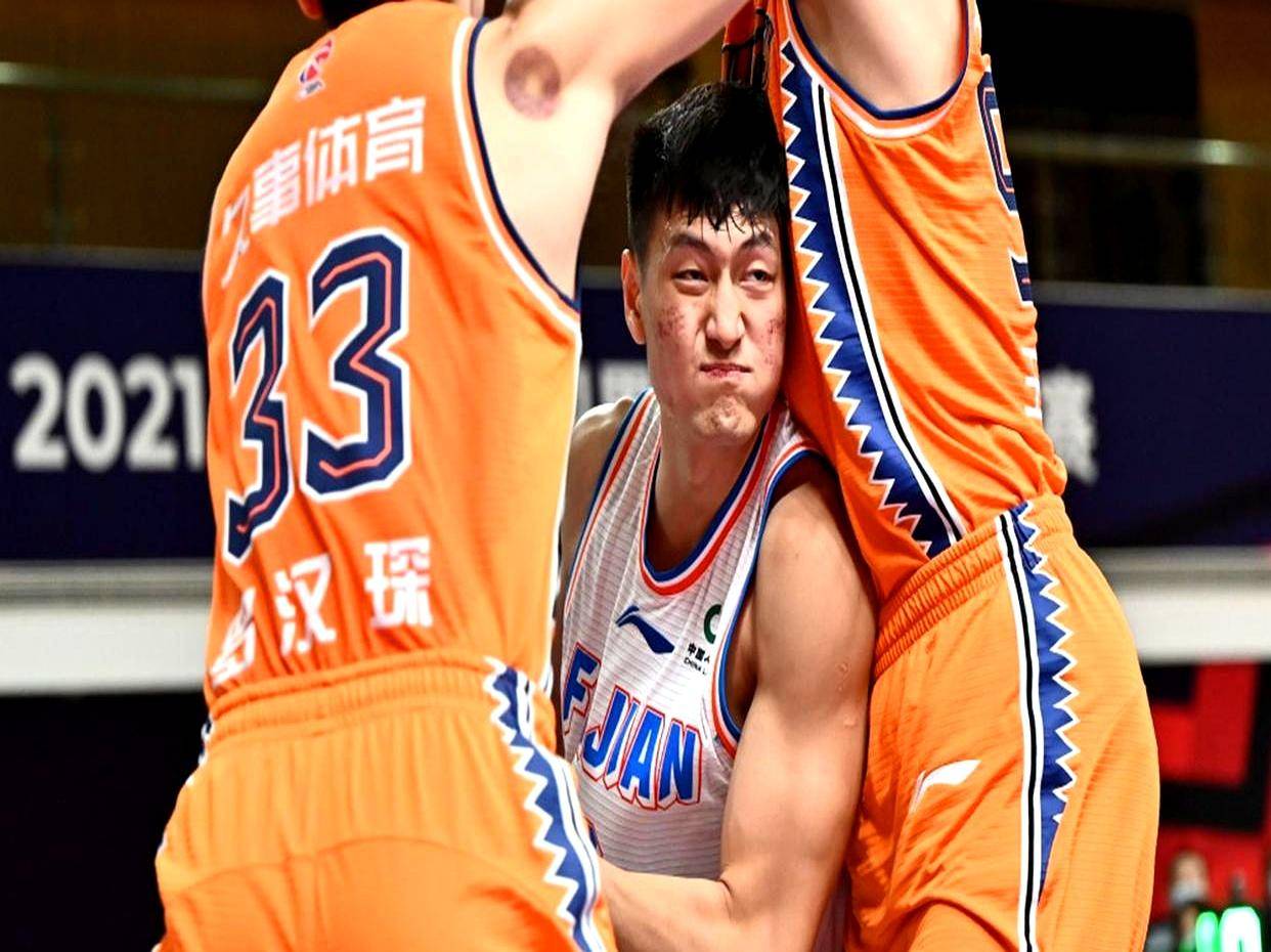 赛地聚焦——CBA季后赛国际比赛日热度飙升，托特纳姆门线救险，质疑声仍在，阵容厚度经受考验的简单介绍