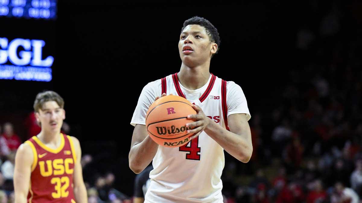 赛后夏洛特黄蜂调整名单以备NBA季后赛；外线爆发环节打磨；悬念犹存；轮换策略成焦点的简单介绍